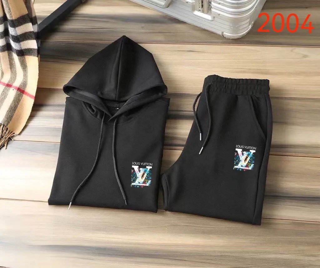 🅿️400 direct batch [LV Louis Vuitton] (Fat Man Gospel) popular suit is coming. Focus on the original version of the official website. 2025 new popular cardigan and sweatshirt suit. The original order is the best. 🇭🇰The meticulous work of top designers. Just for a fitting and perfect upper body effect. 100% natural high-quality Roman cotton, close-fitting comfort, noble and elegant! Original hardware embodies elegance and nobility! Counter size: M-5XL (maximum wear up to 220 pounds)